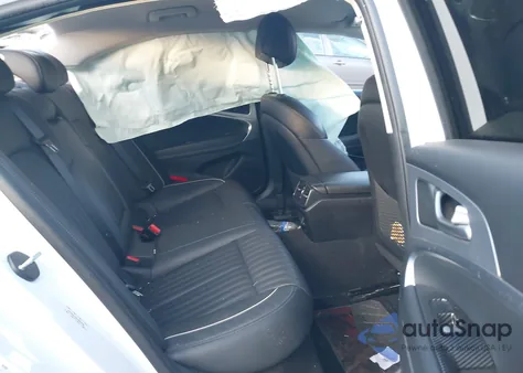 2019 Genesis G70 3.3T Advanced z USA, uszkodzony, nr VIN KMTG54LE6KU025996